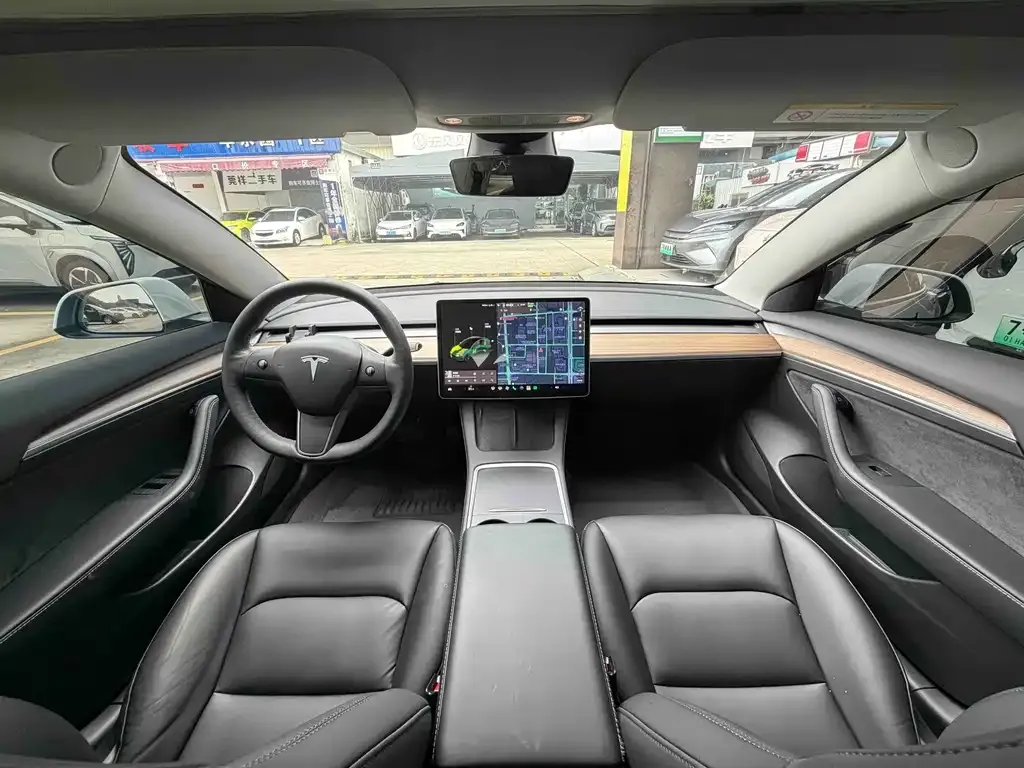 Tesla Model 3 — фото 6