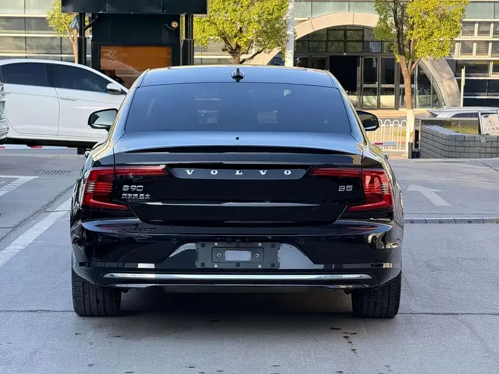 Volvo S90 — фото 7