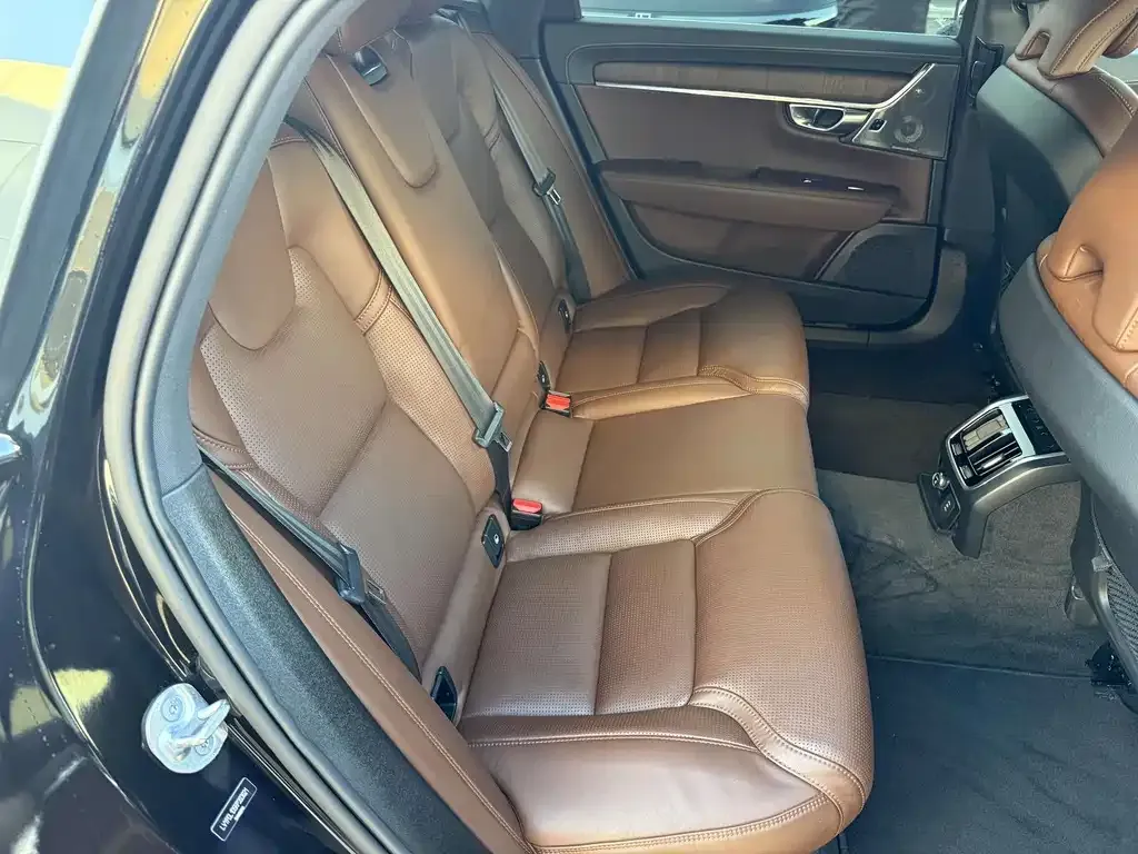 Volvo S90 — фото 4