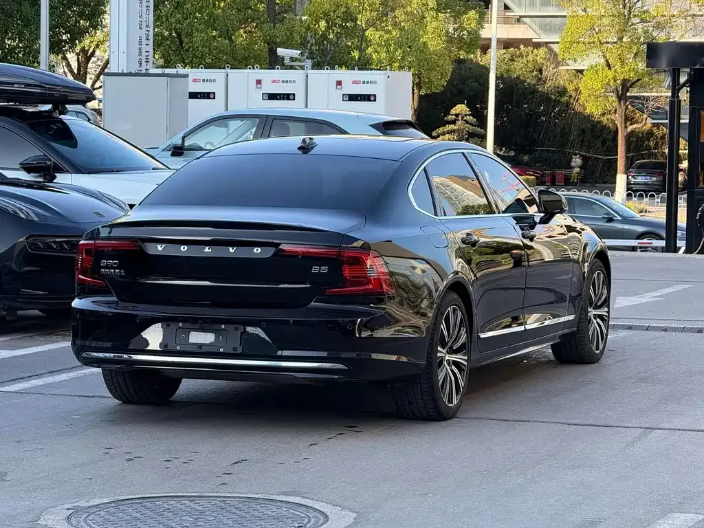 Volvo S90 — фото 10