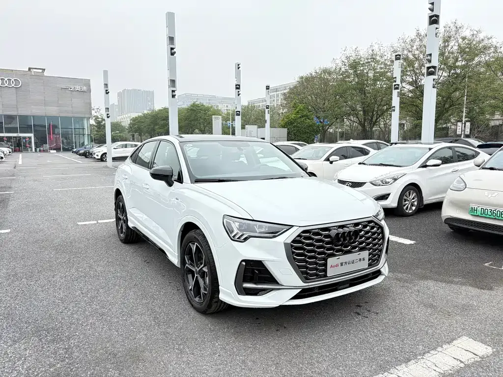 Audi Q3 Sportback — фото 9