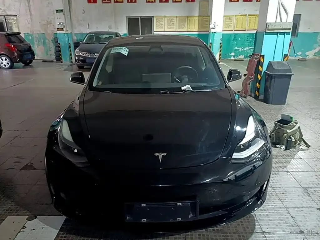 Tesla Model 3 — фото 3