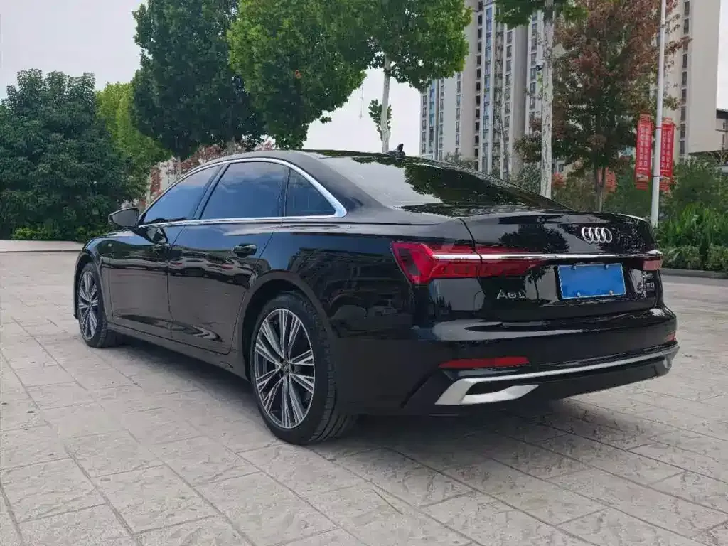 Audi A6L — фото 9