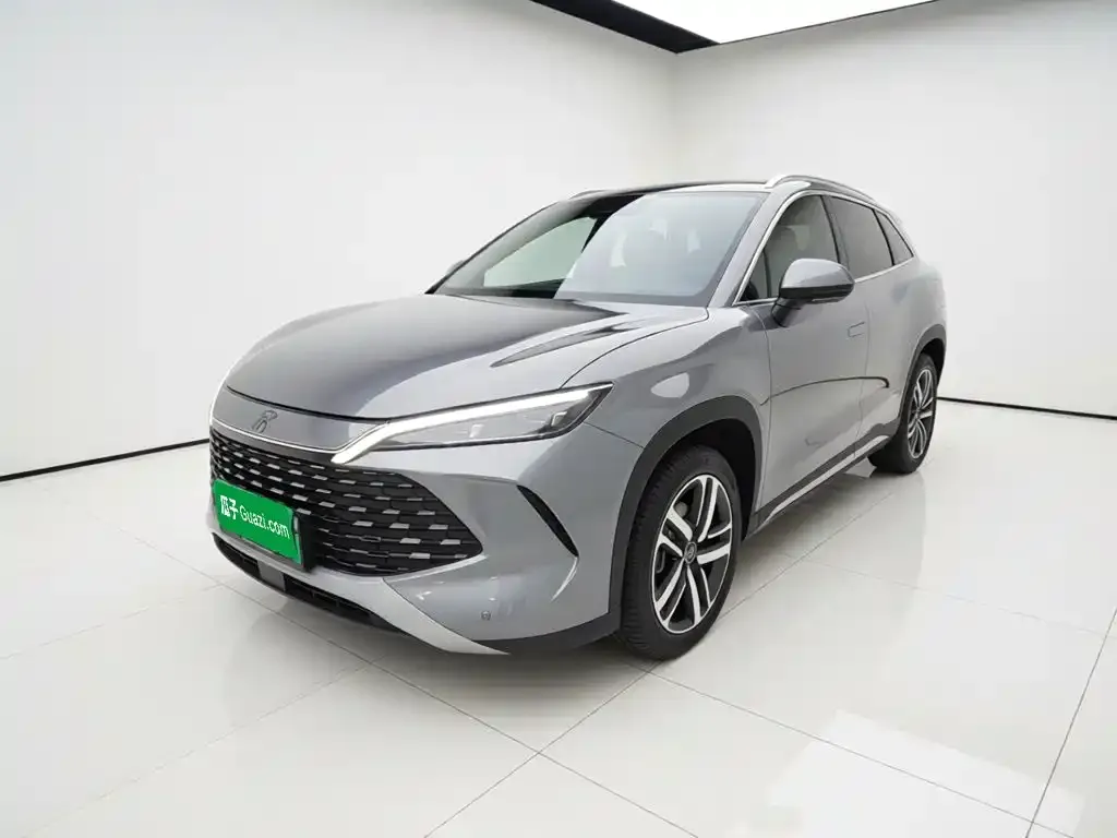 BYD L DM-i — фото 1