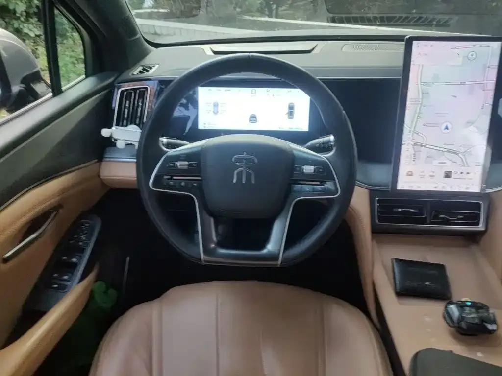 BYD L DM-i — фото 4