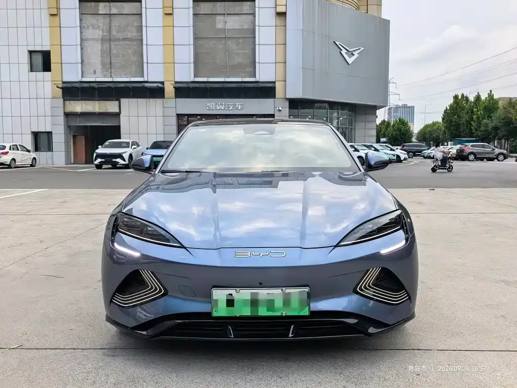 BYD Seal — фото 2
