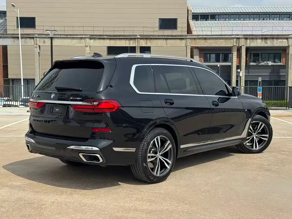 BMW X7 — фото 8