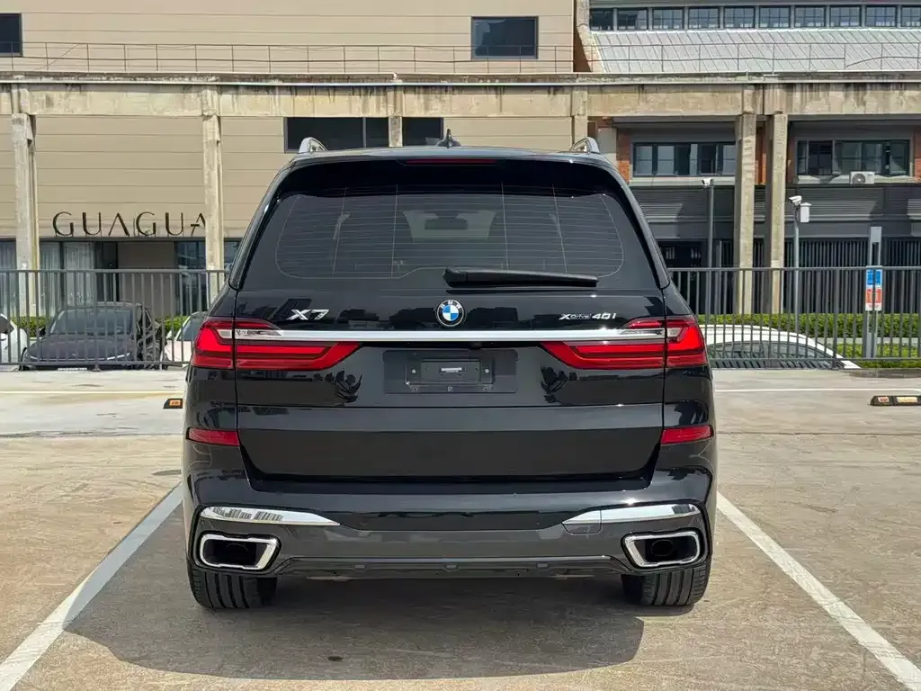 BMW X7 — фото 3