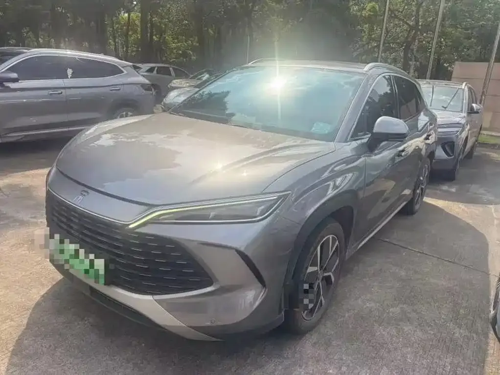 BYD L DM-i — фото 1