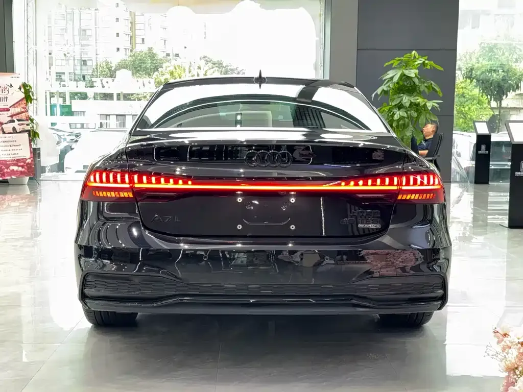 Audi A7L — фото 5