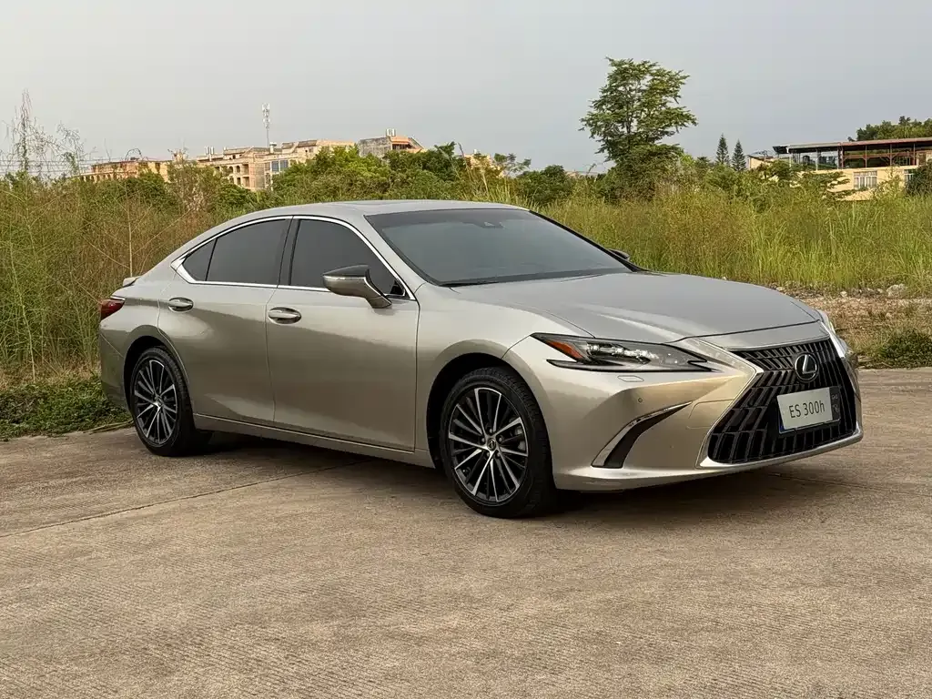 Lexus ES — фото 10