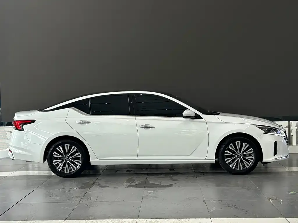 Nissan Teana — фото 2