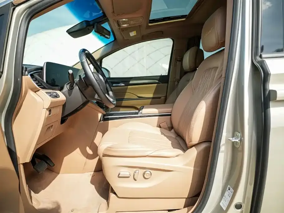 Buick GL8 — фото 10