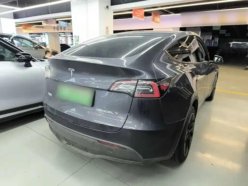 Tesla Model Y — фото 6