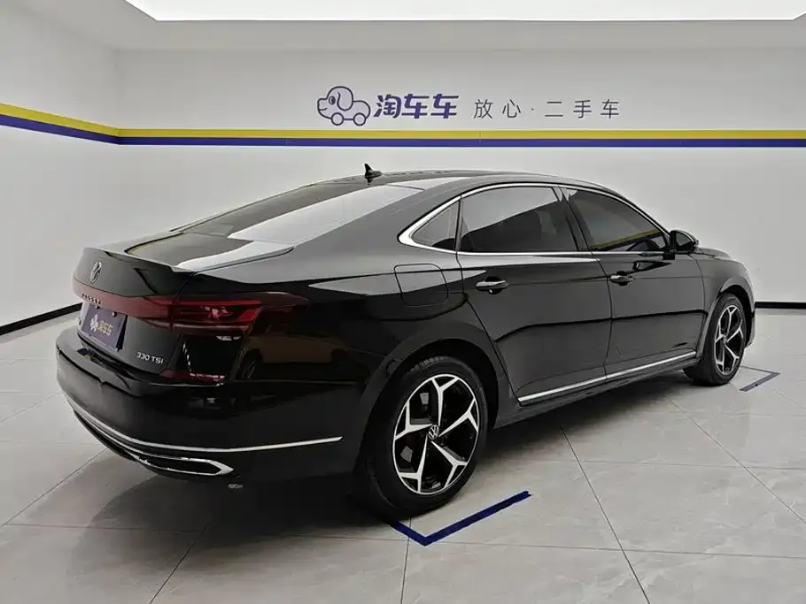 Volkswagen Passat — фото 10