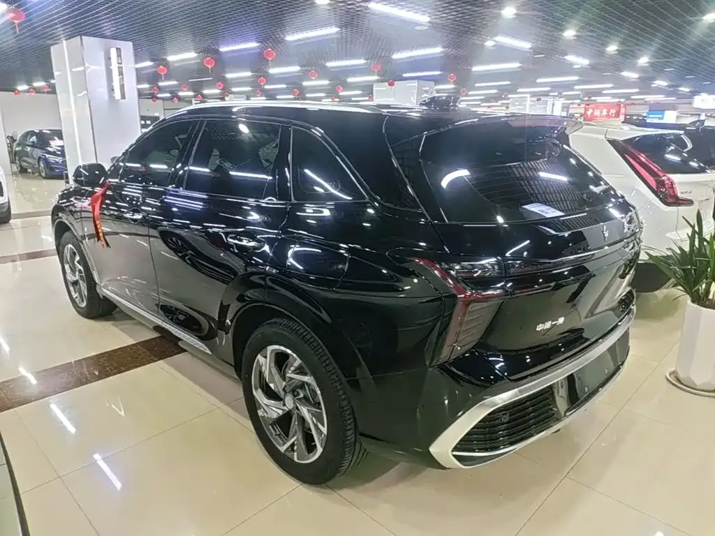 Hongqi HS3 PHEV — фото 5