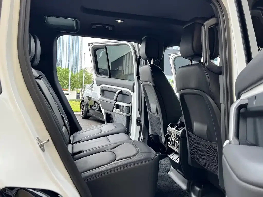Land Rover Defender — фото 2