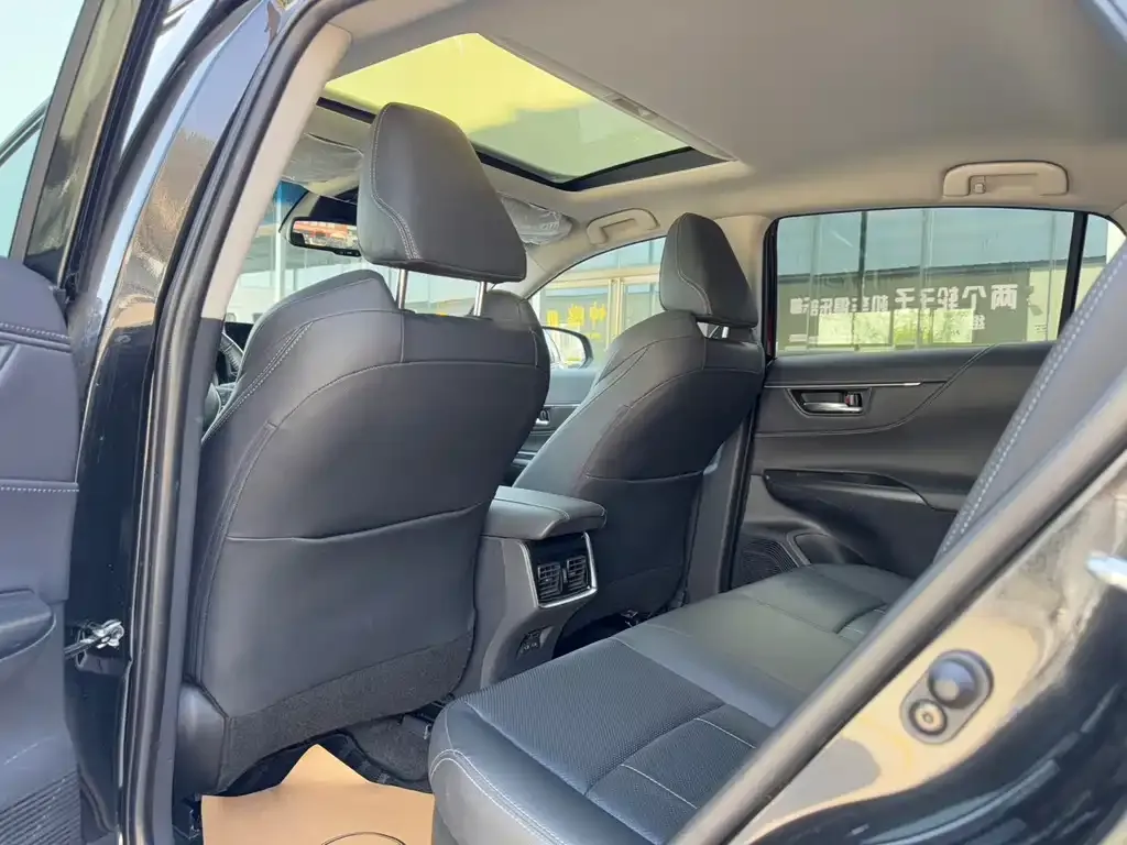 Toyota Harrier — фото 4