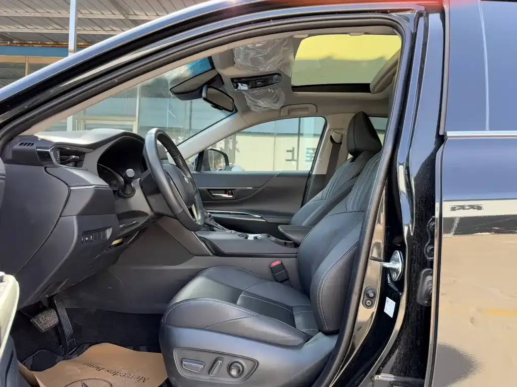 Toyota Harrier — фото 7