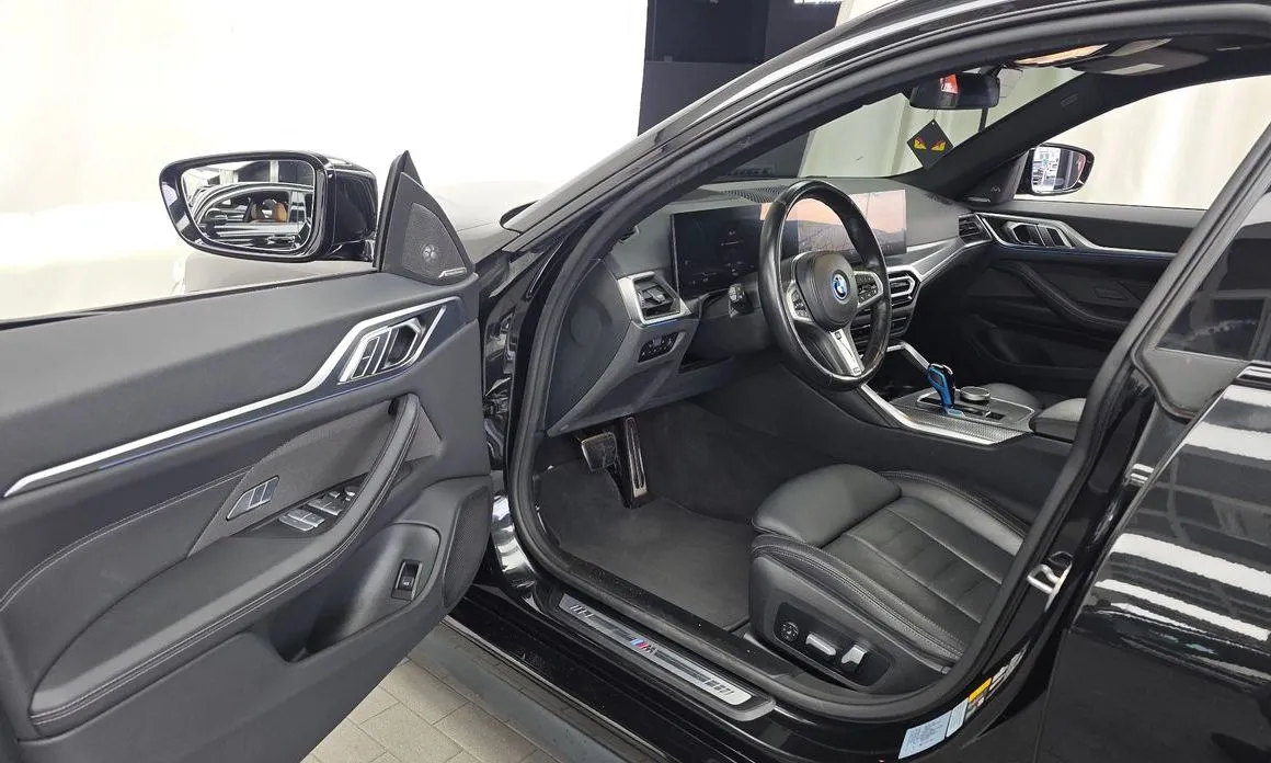 BMW i4 — фото 9