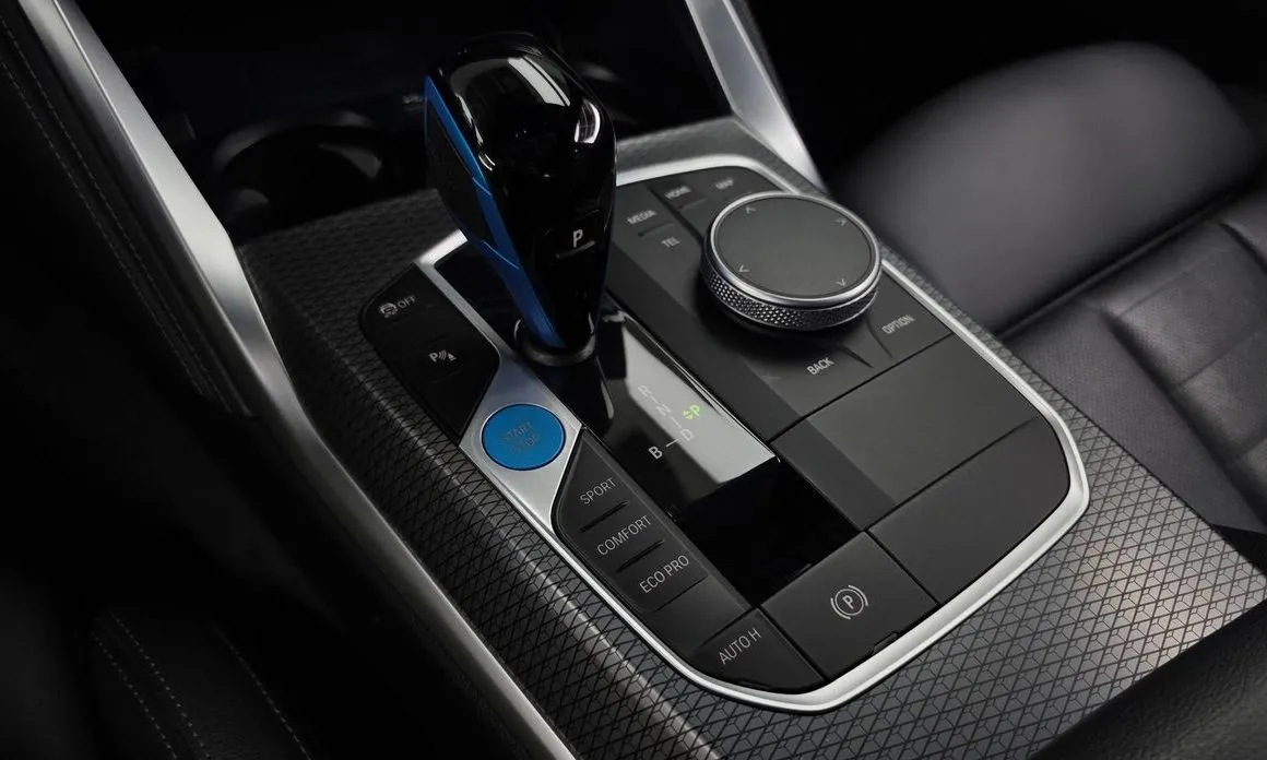 BMW i4 — фото 6