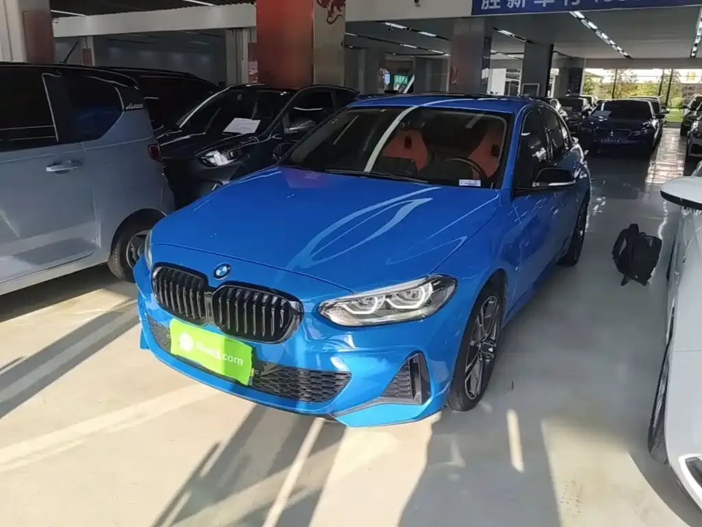 BMW 1 Series — фото 1