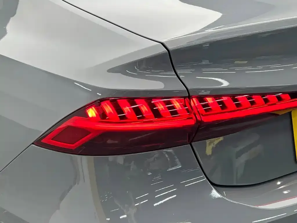 Audi A7L — фото 5
