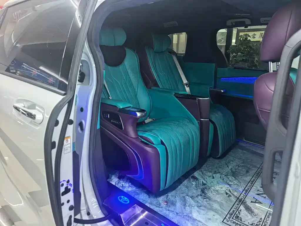 Toyota Sienna — фото 4