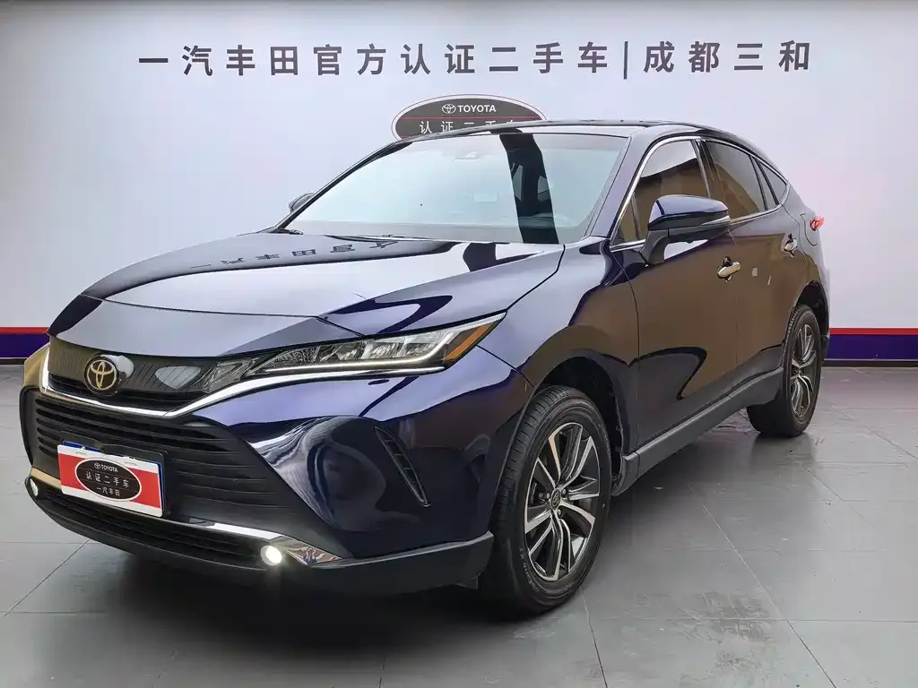 Toyota Harrier — фото 1