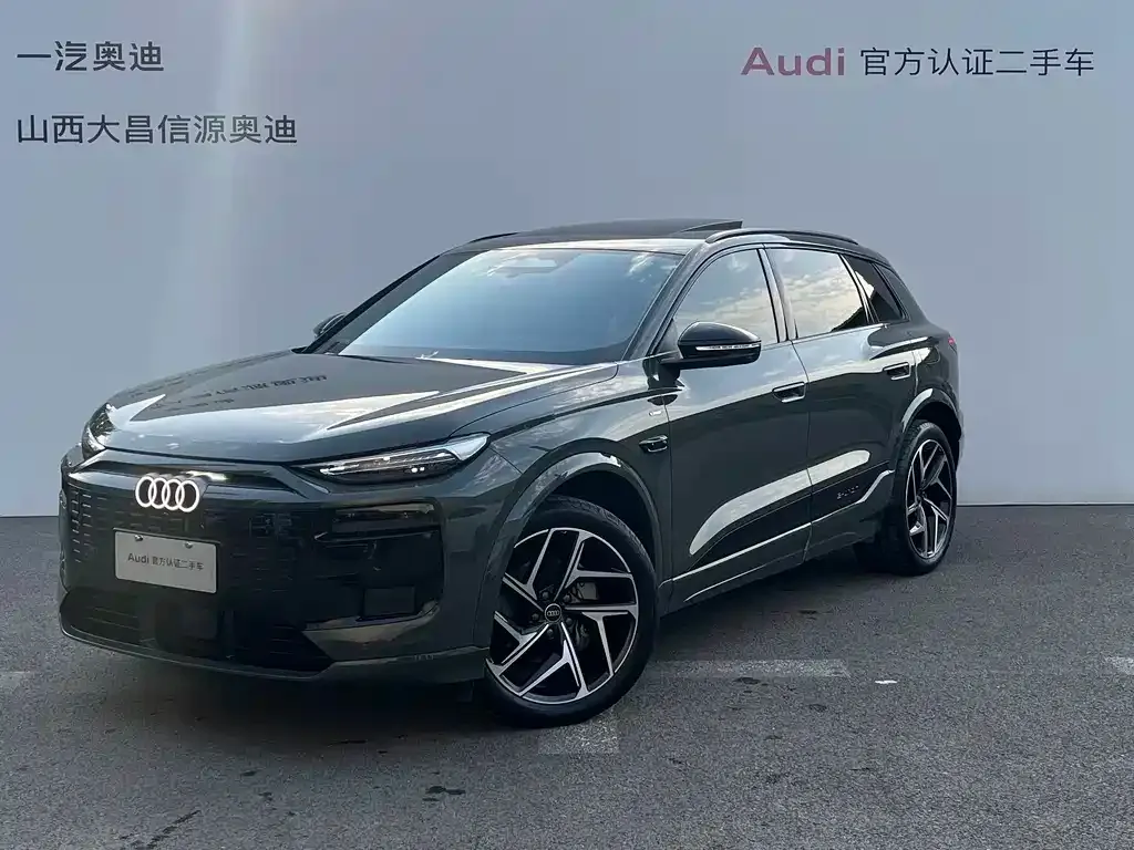 Audi Q6L e-tron — фото 1
