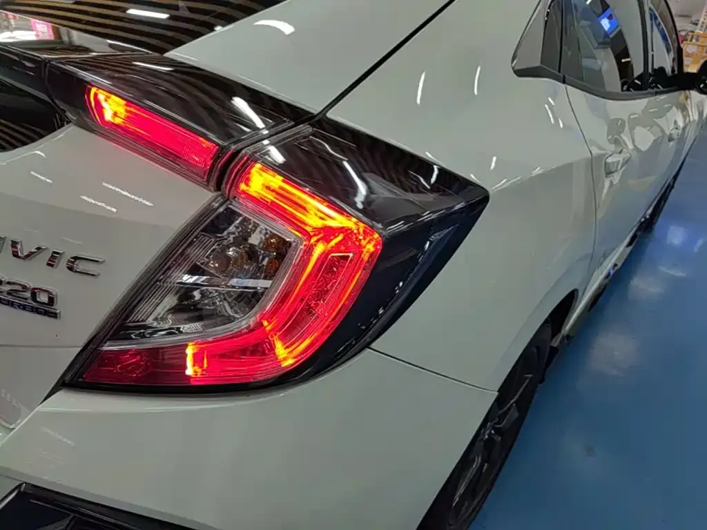 Honda Civic — фото 10