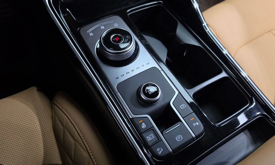Kia Sorento — фото 9