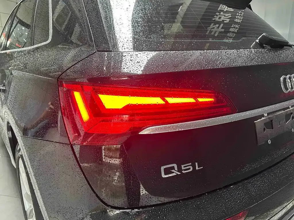 Audi Q5L — фото 8