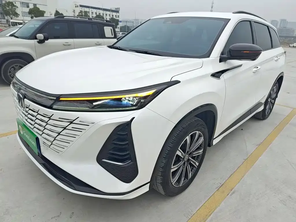 Changan CS75 PLUS — фото 1