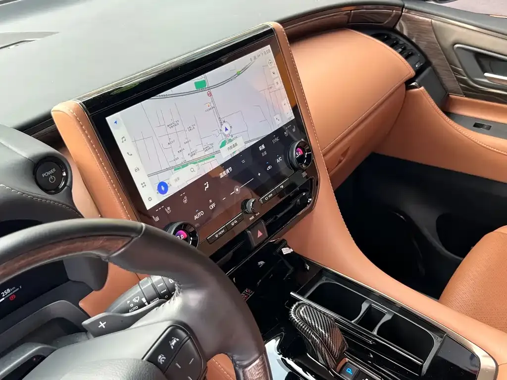 Toyota Alphard — фото 6