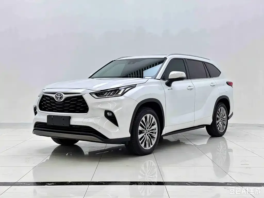 Toyota Highlander — фото 1