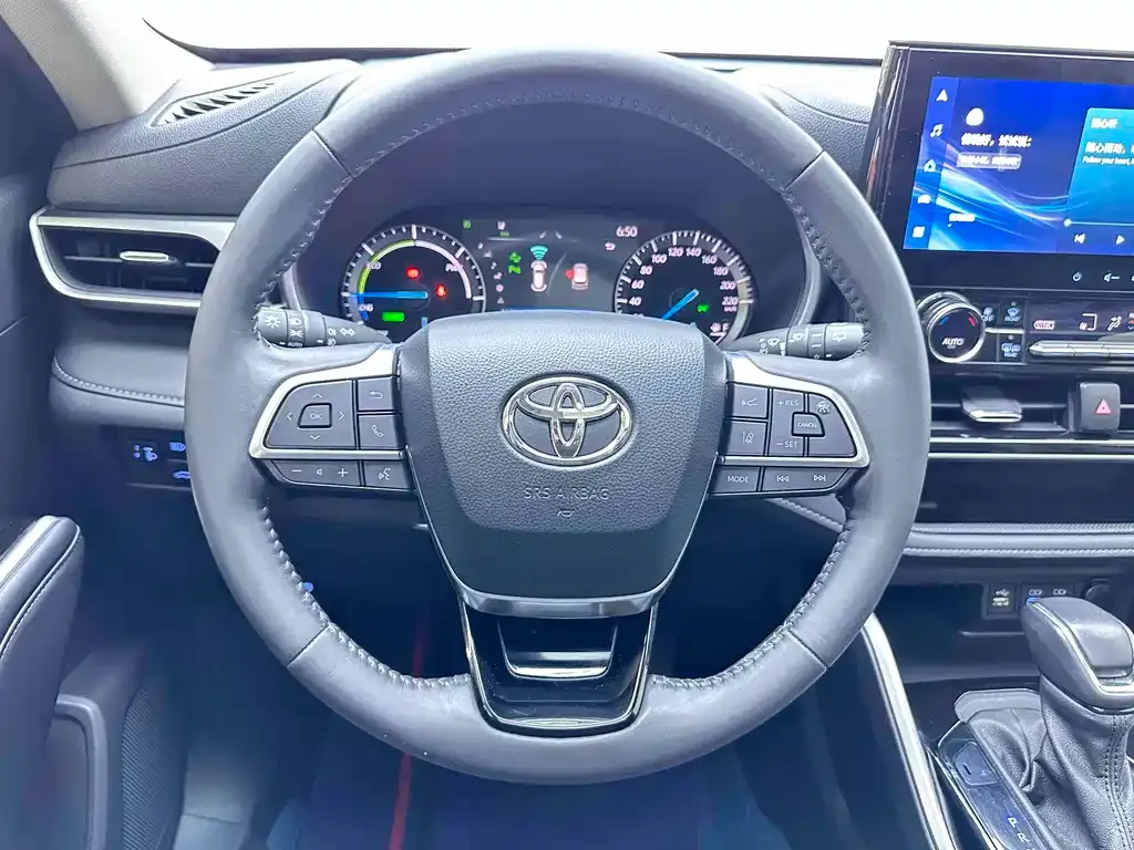 Toyota Highlander — фото 6
