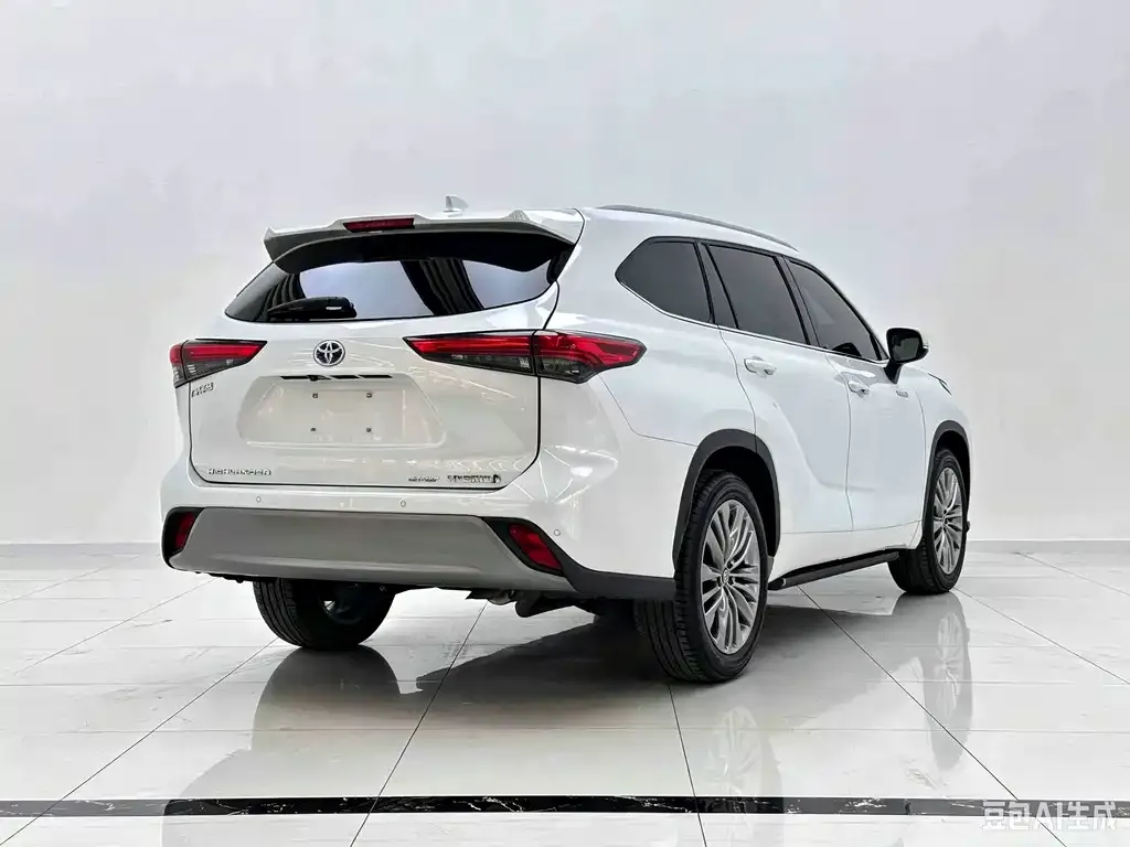 Toyota Highlander — фото 5