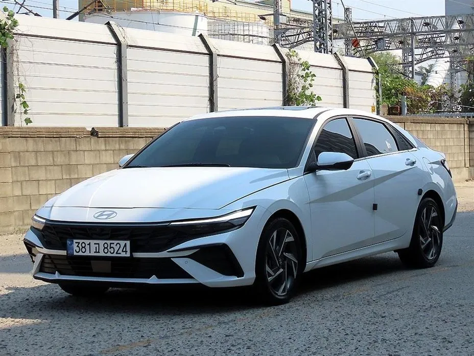 Hyundai AVANTE — фото 1