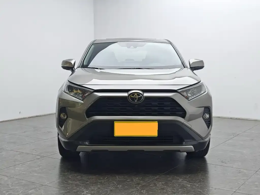 Toyota RAV4 — фото 2
