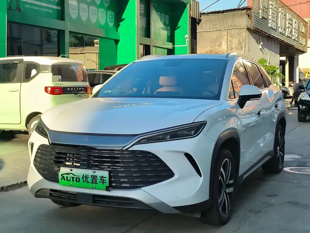 BYD L DM-i — фото 1