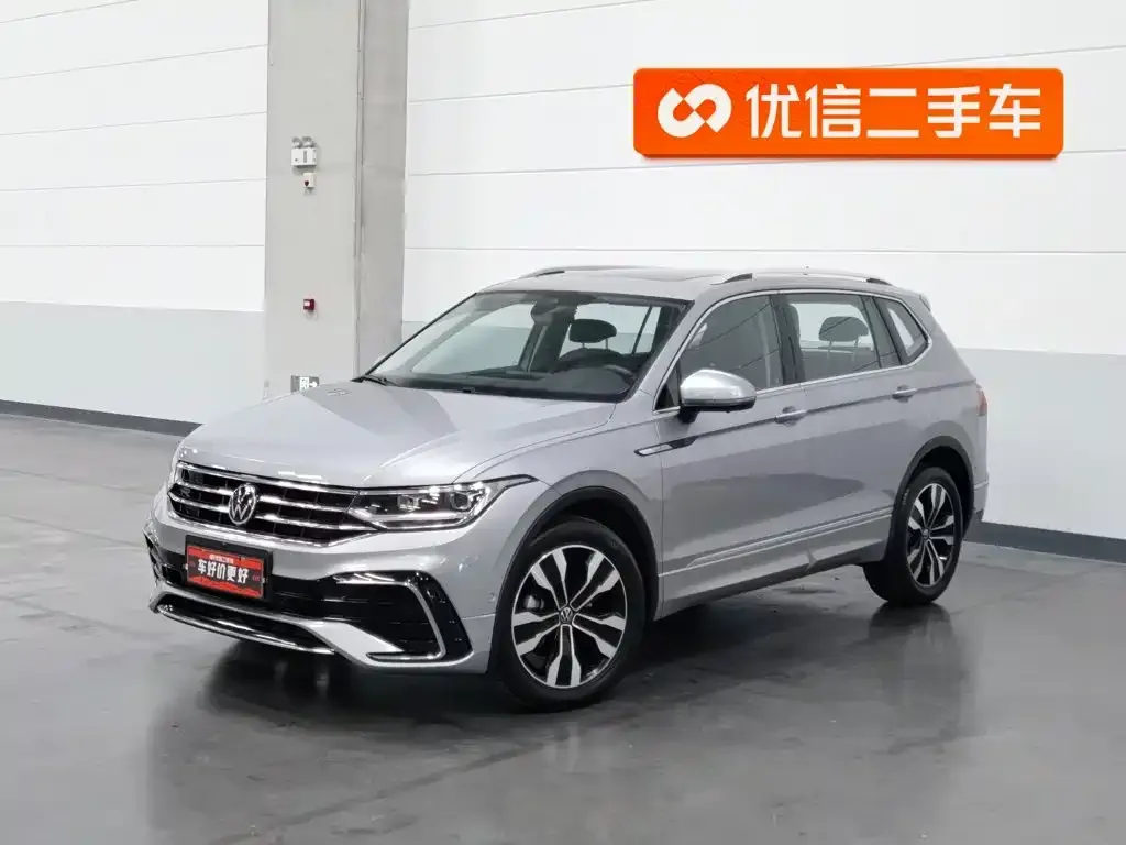 Volkswagen Tiguan L — фото 1