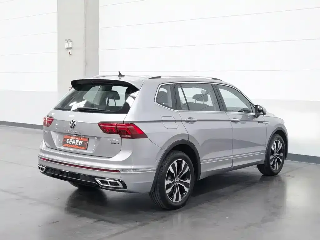 Volkswagen Tiguan L — фото 4