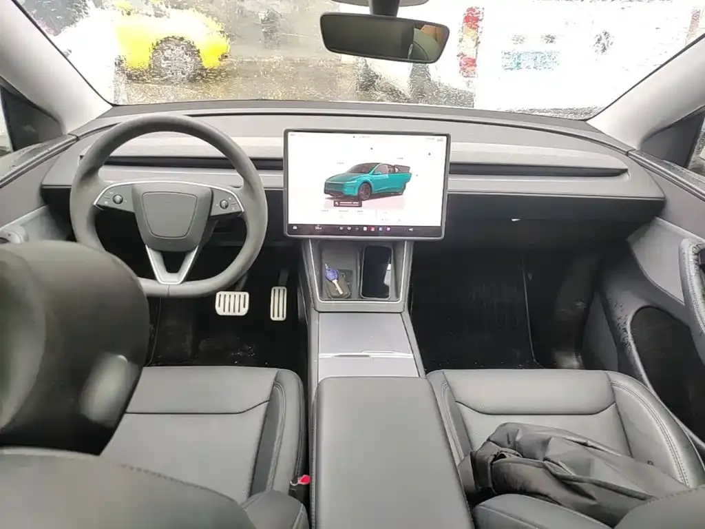 Tesla Model Y — фото 3