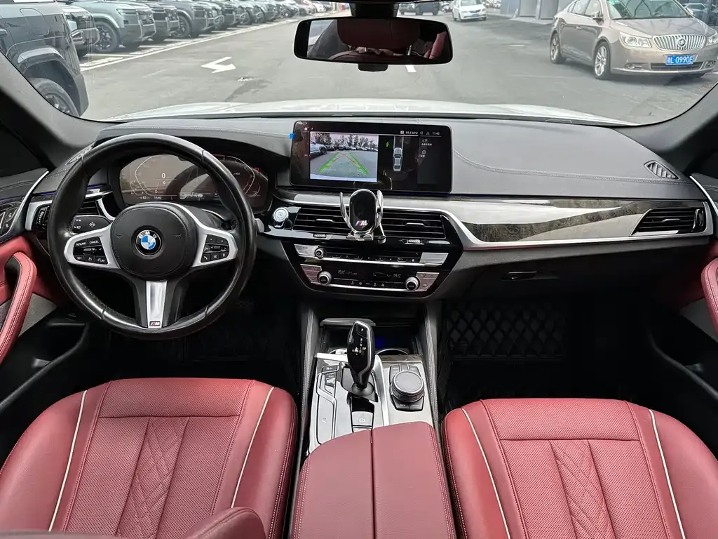 BMW 5 Series — фото 4