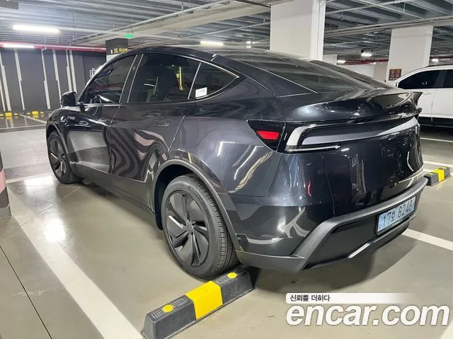 Tesla Model Y — фото 3