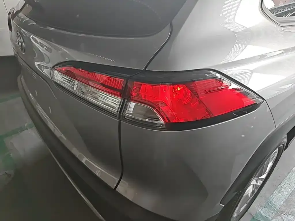 Toyota Corolla Cross — фото 1