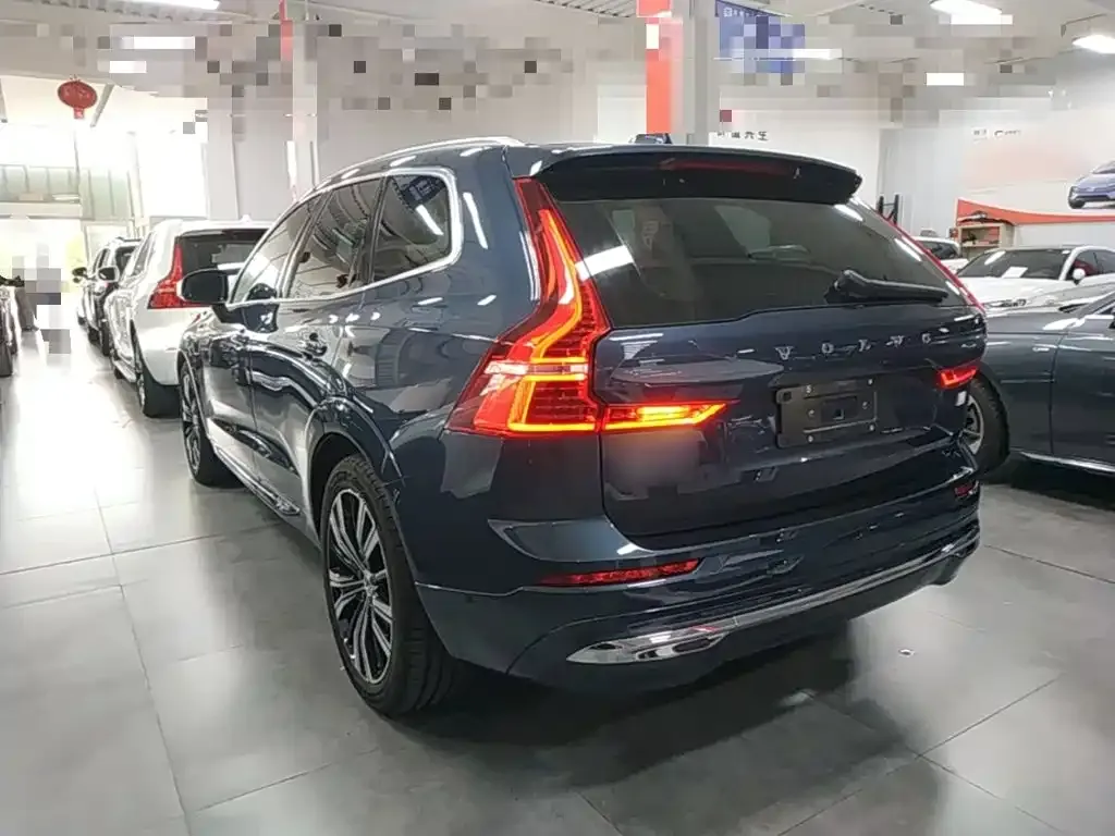 Volvo XC60 PHEV — фото 7