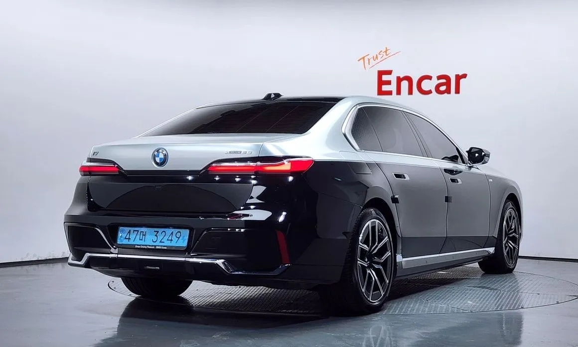BMW i7 — фото 3