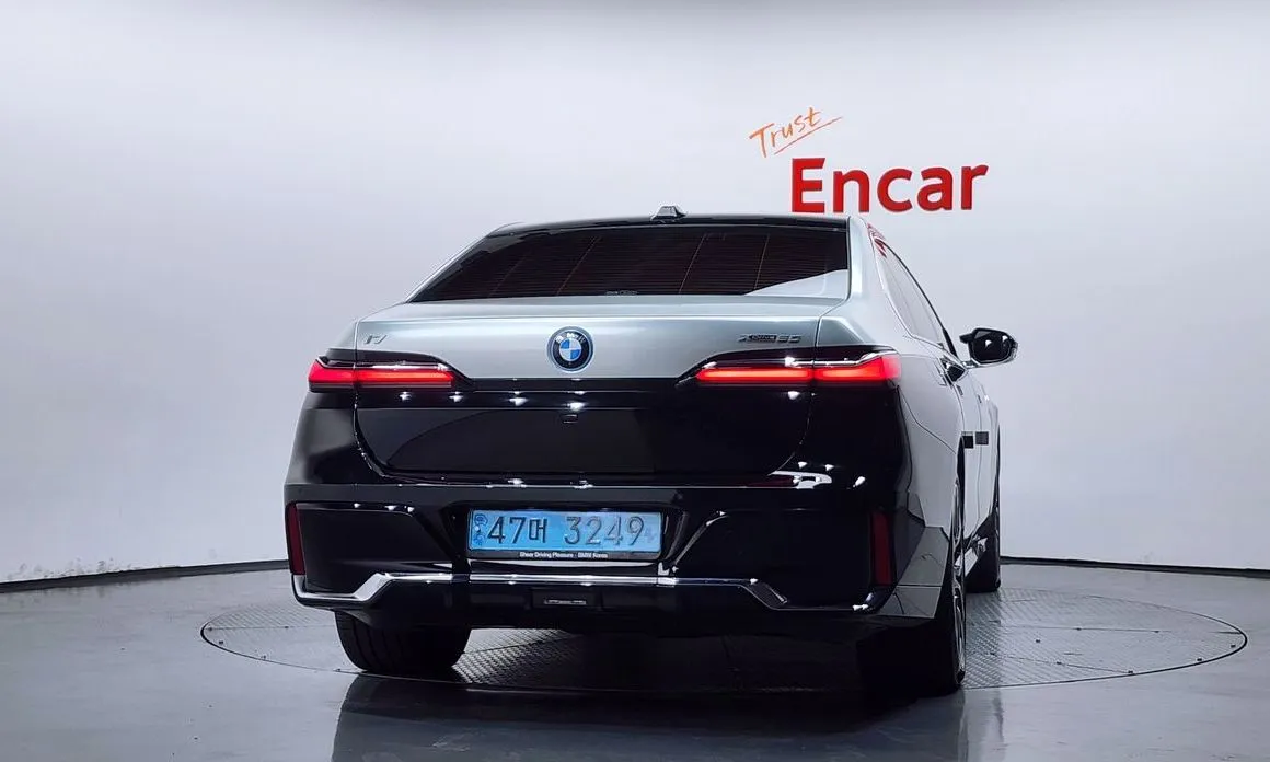 BMW i7 — фото 2